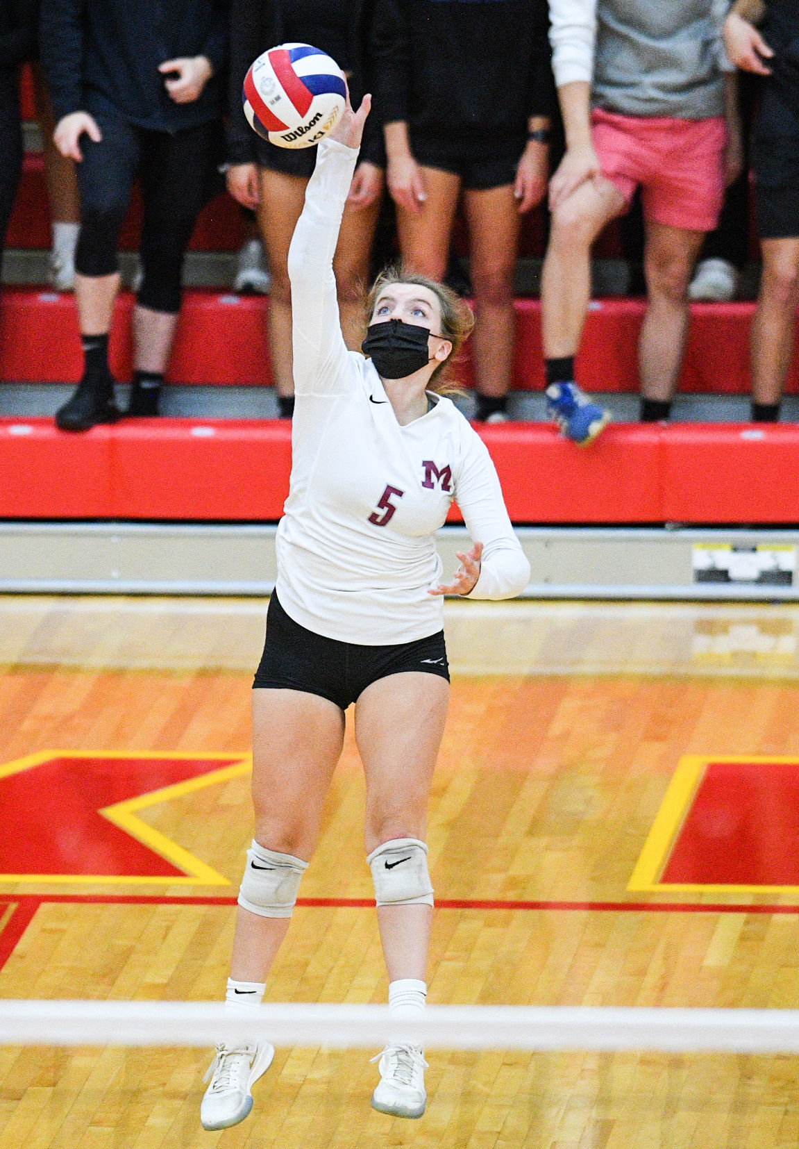 100521-qc-spt-moline-ri-vball-027